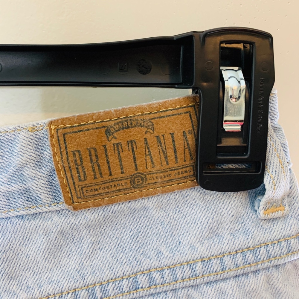 VINTAGE Brittania Light-Wash Distressed Denim Shorts; 14 - Picture 5 of 5